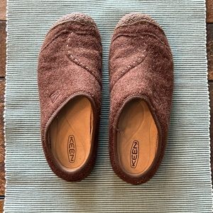 Keen wool slip on shoes Size 9.5